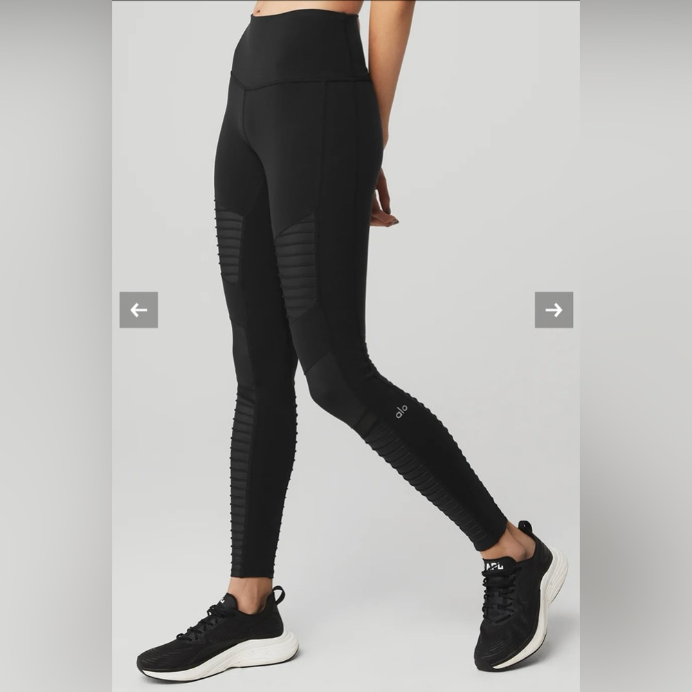 ALO Yoga Moto Leggings. Black, Small